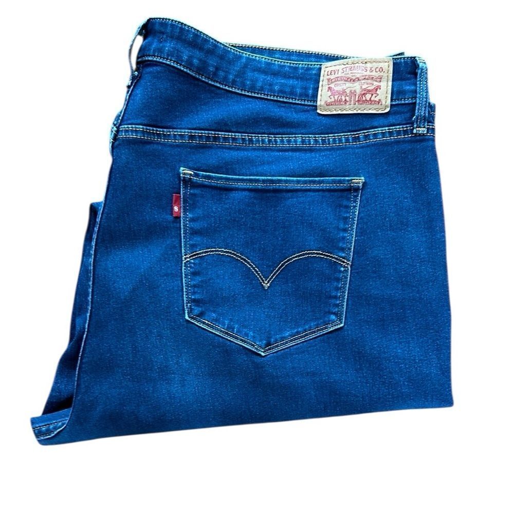 Levi's 314 Shaping Straight Jeans
